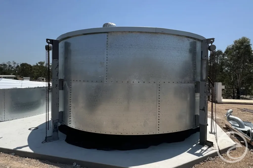corrosion-resistant galvanised water storage tank